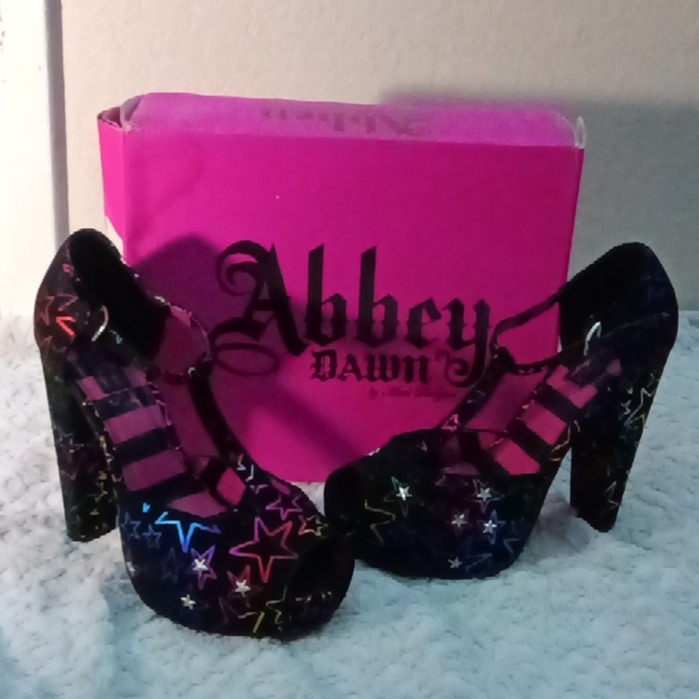 Black with star heels